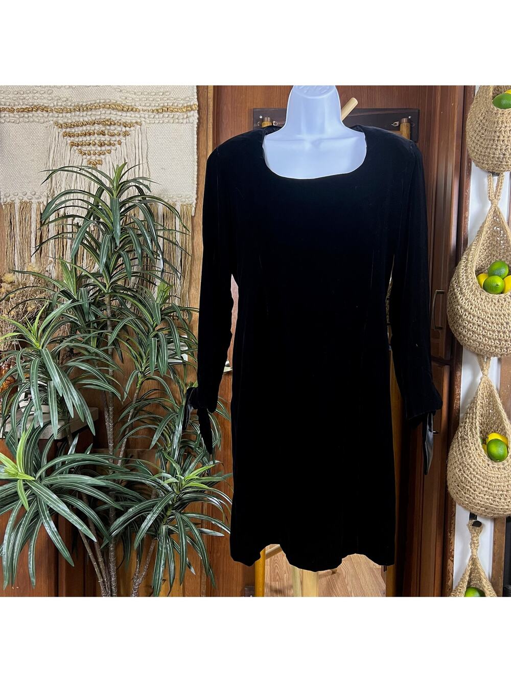 Vintage Anne Klein II Velvet Sheath Dress 10 Black Square Neck Bow Sleeve USA